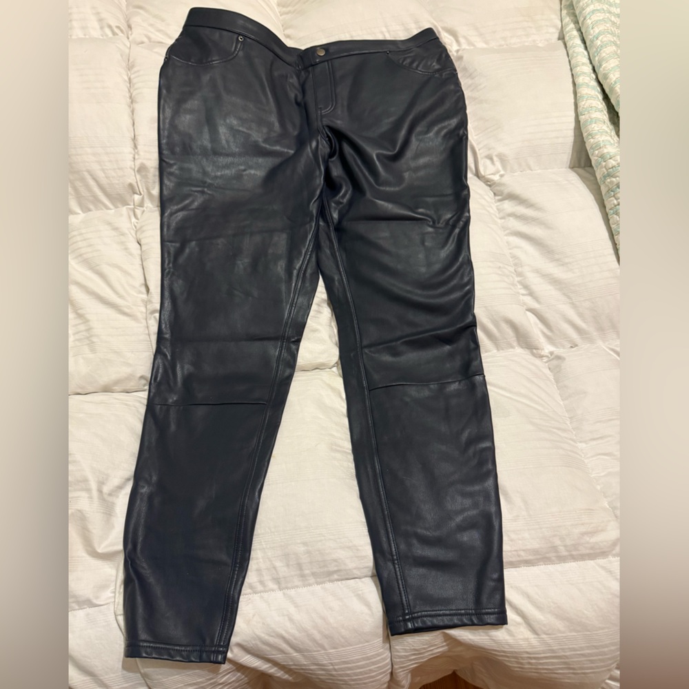 HUE Women's Navy Faux Leather Pants